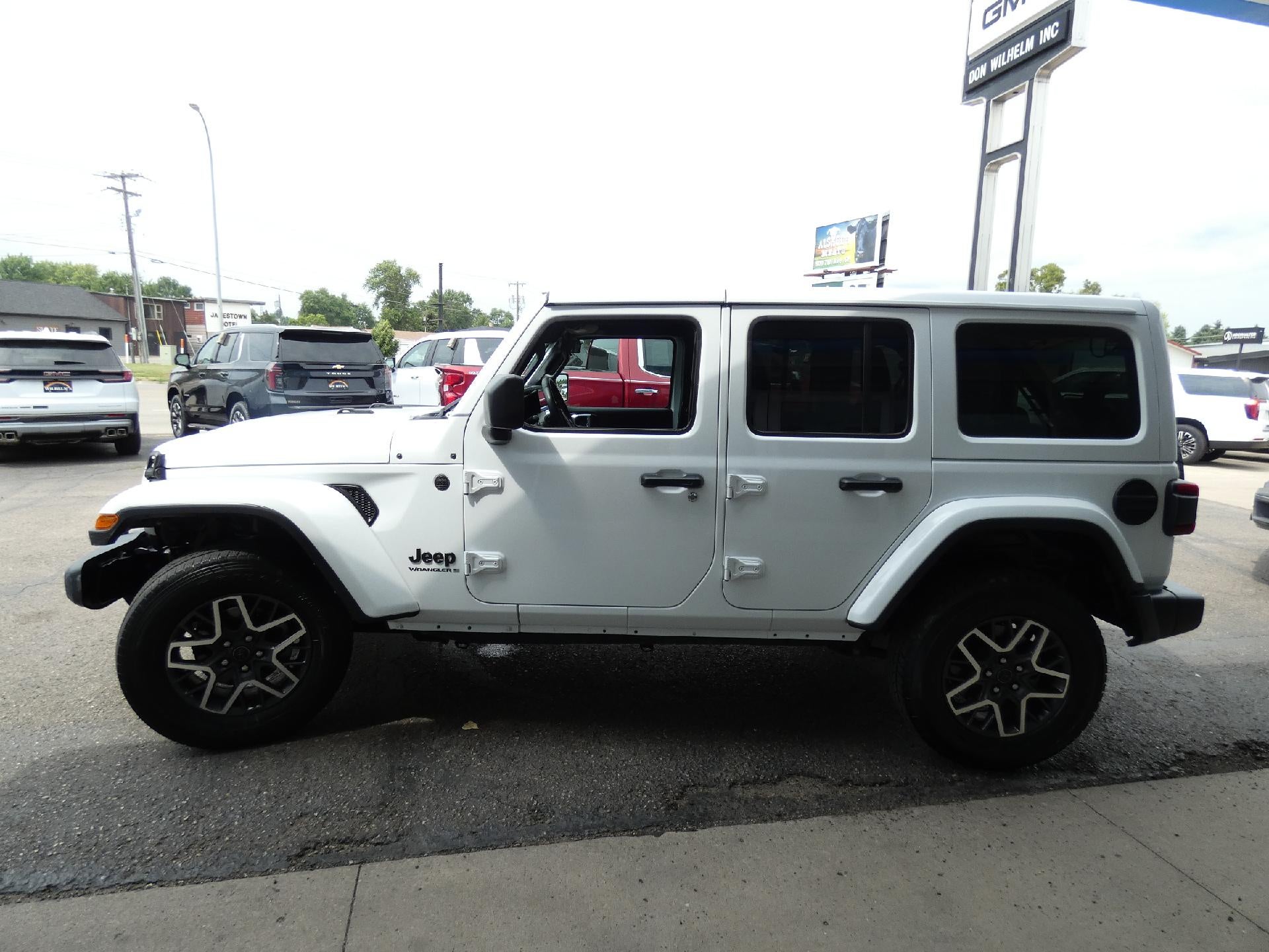 2025 Jeep Wrangler 4-Door Sahara 4x4