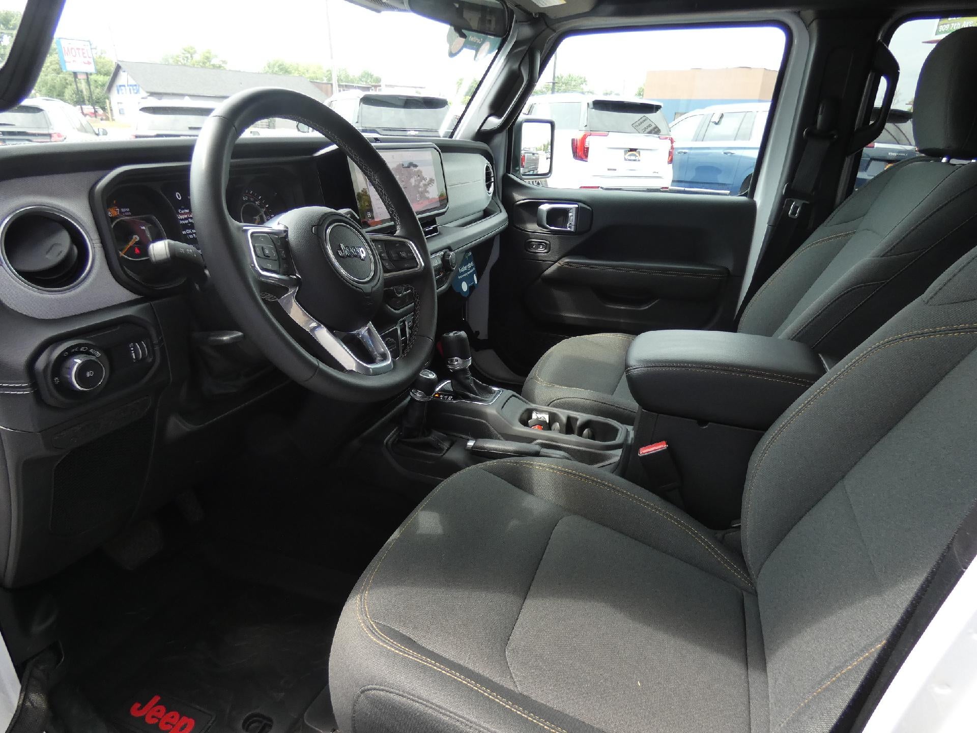 2025 Jeep Wrangler 4-Door Sahara 4x4