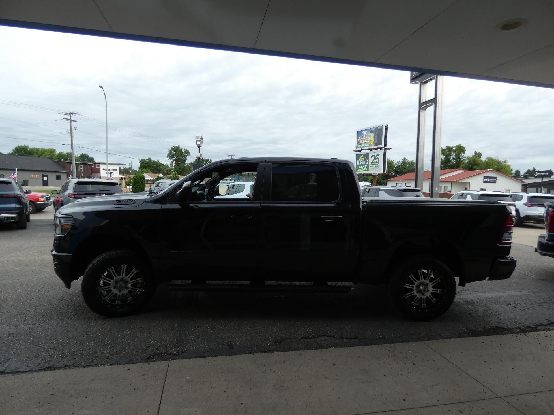 2019 RAM 1500 Big Horn/Lone Star Crew Cab 4x4 5'7" Box