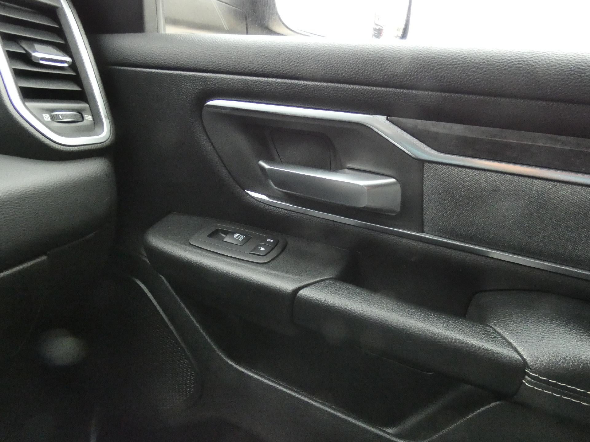 2019 RAM 1500 Big Horn/Lone Star Crew Cab 4x4 5'7" Box