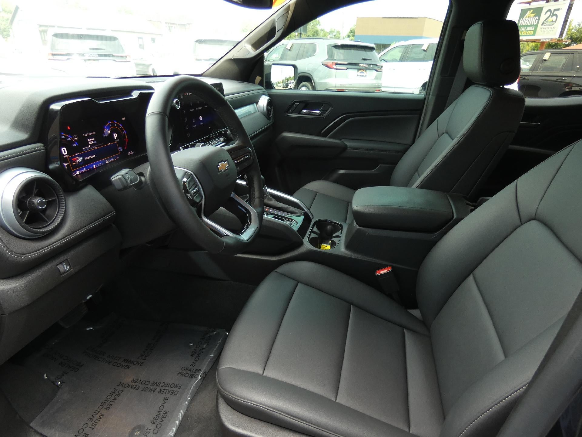 2025 Chevrolet Colorado WT/LT