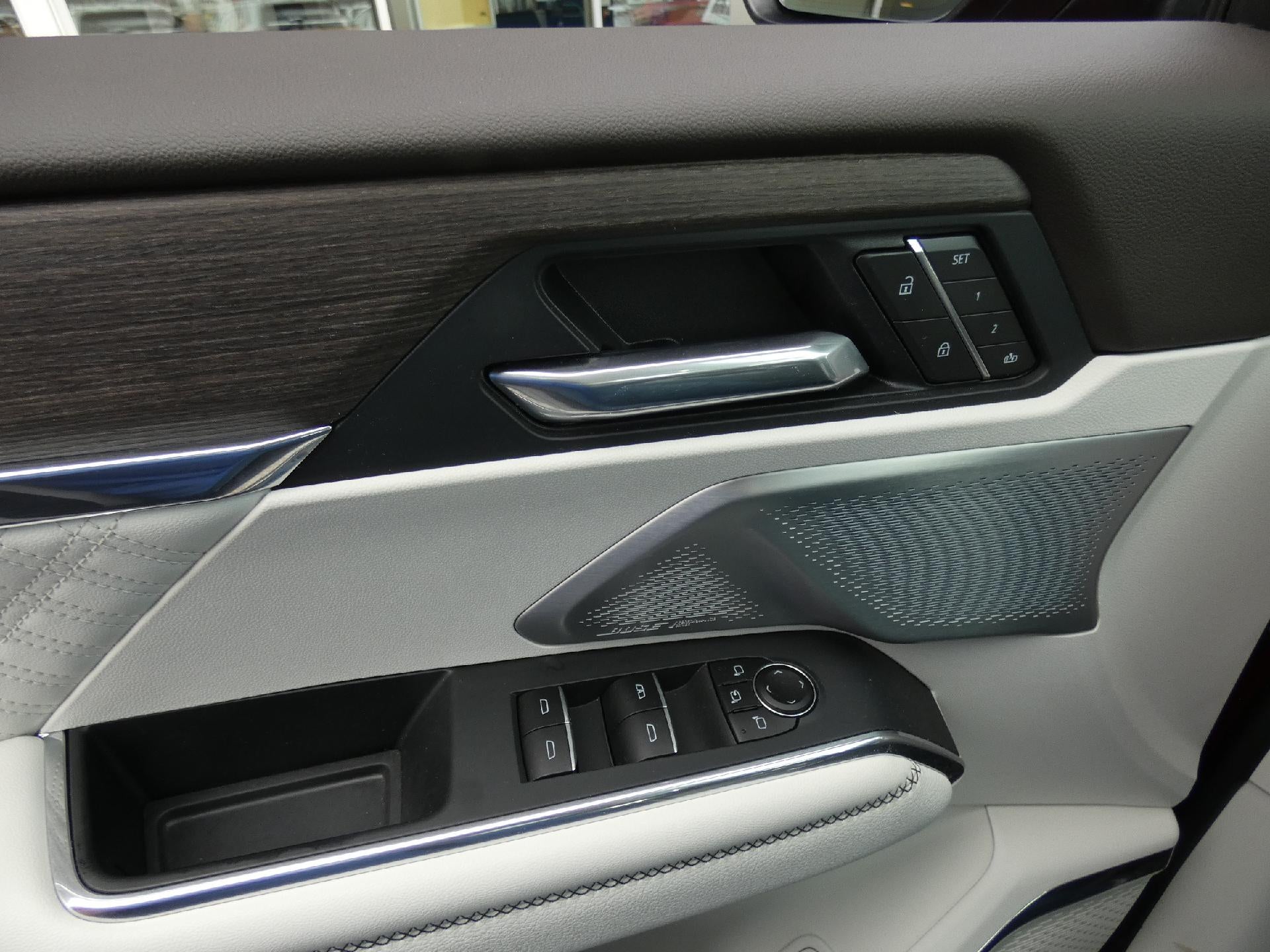 2025 GMC Acadia Denali