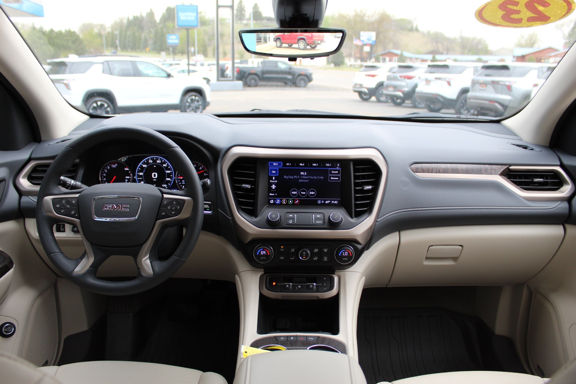 2023 GMC Acadia Denali