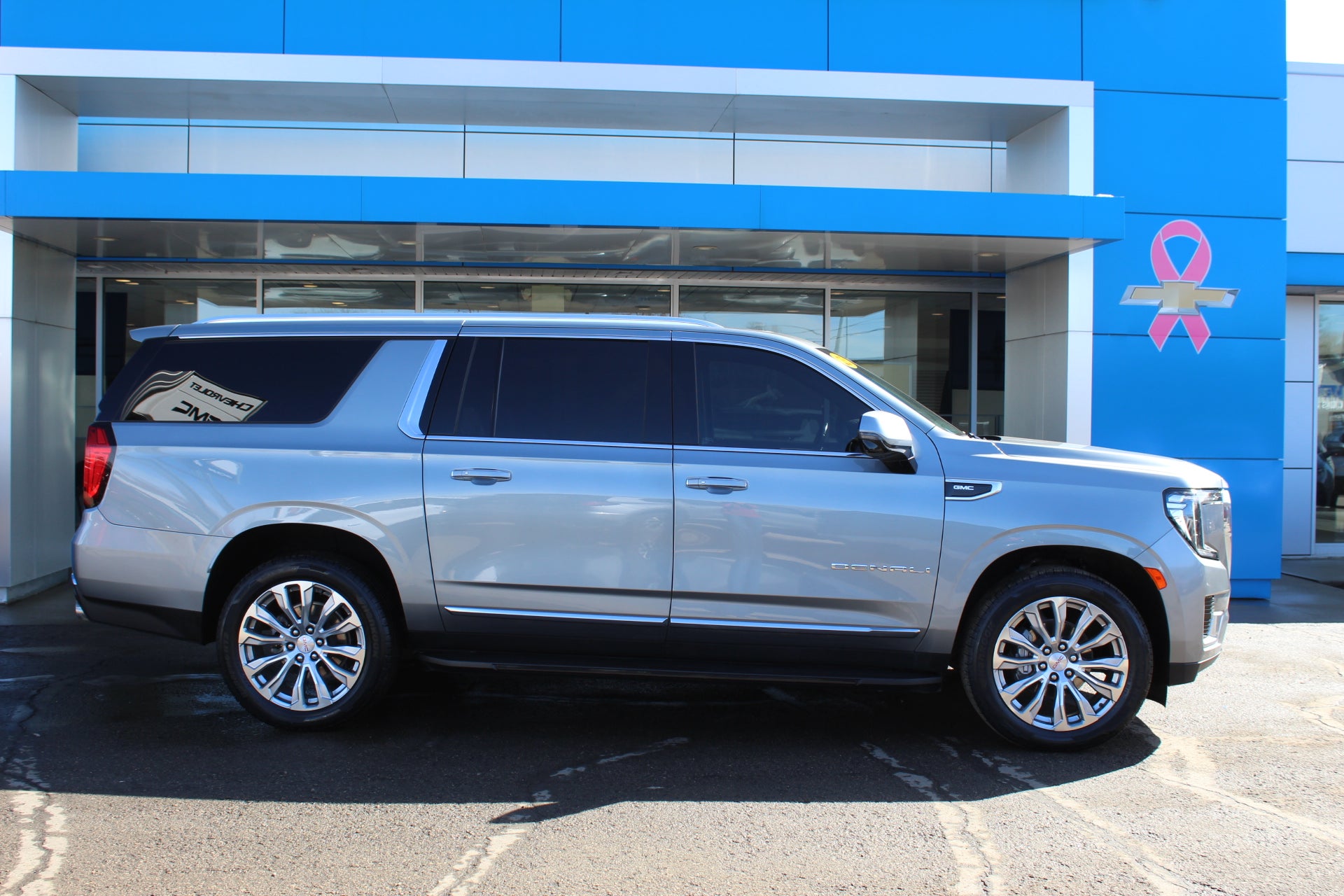 2023 GMC Yukon XL Denali