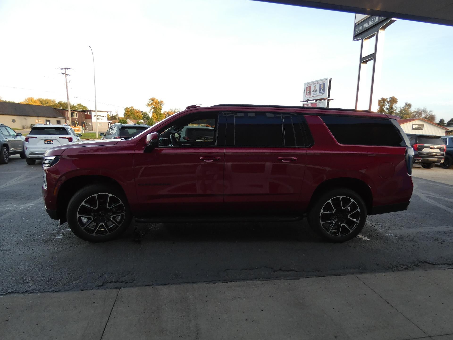 2025 Chevrolet Suburban RST