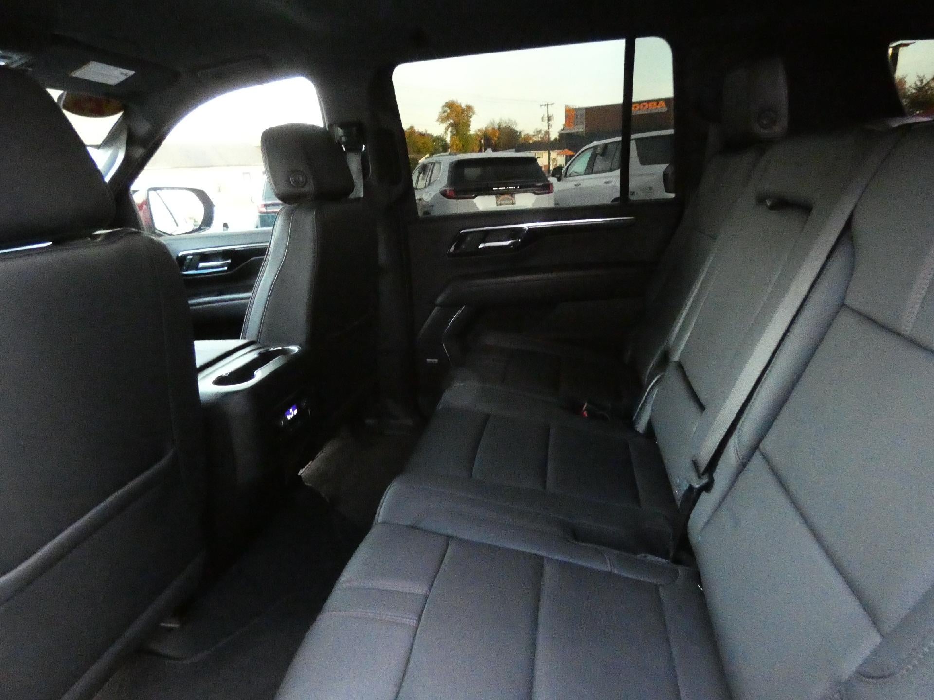 2025 Chevrolet Suburban RST