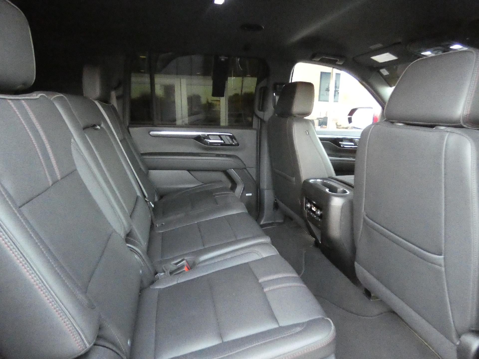2025 Chevrolet Suburban RST