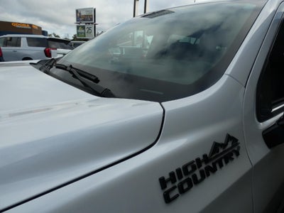 2021 Chevrolet Suburban High Country