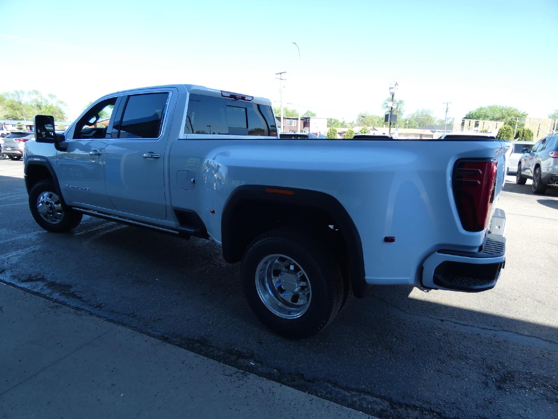 2026 GMC Sierra 3500 HD Denali DRW