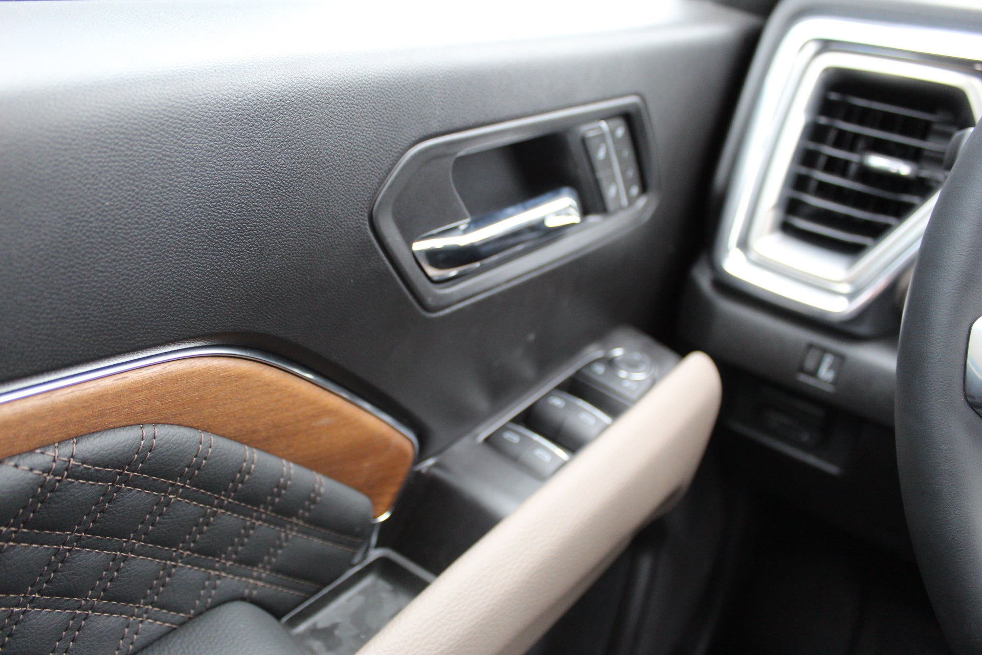 2026 GMC Canyon Denali - Photo 18