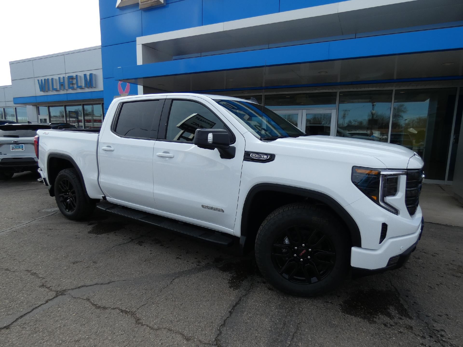 2026 GMC Sierra 4WD Crew Cab Short Box Elevation's photo