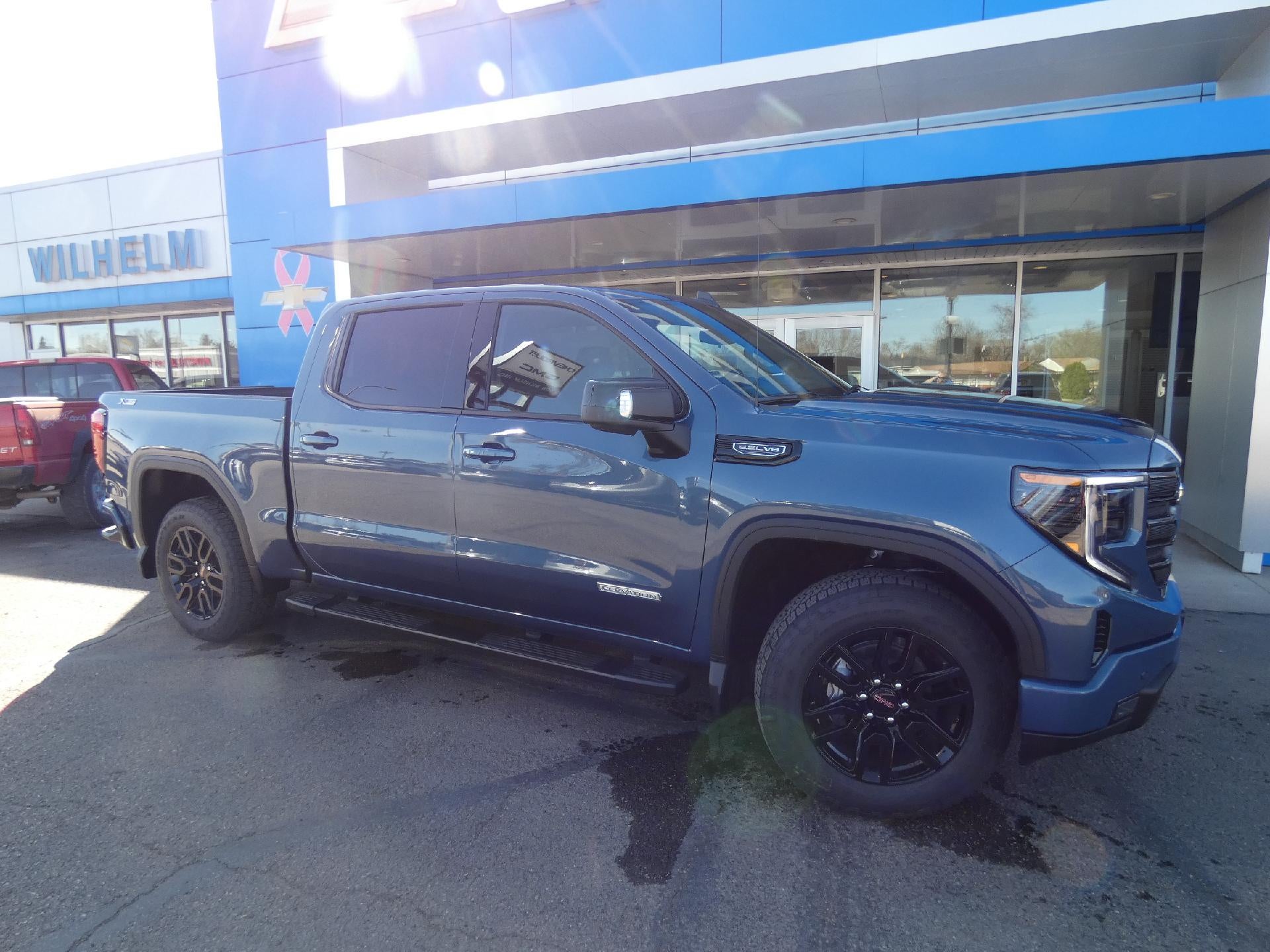 2026 GMC Sierra 4WD Crew Cab Short Box Elevation's photo