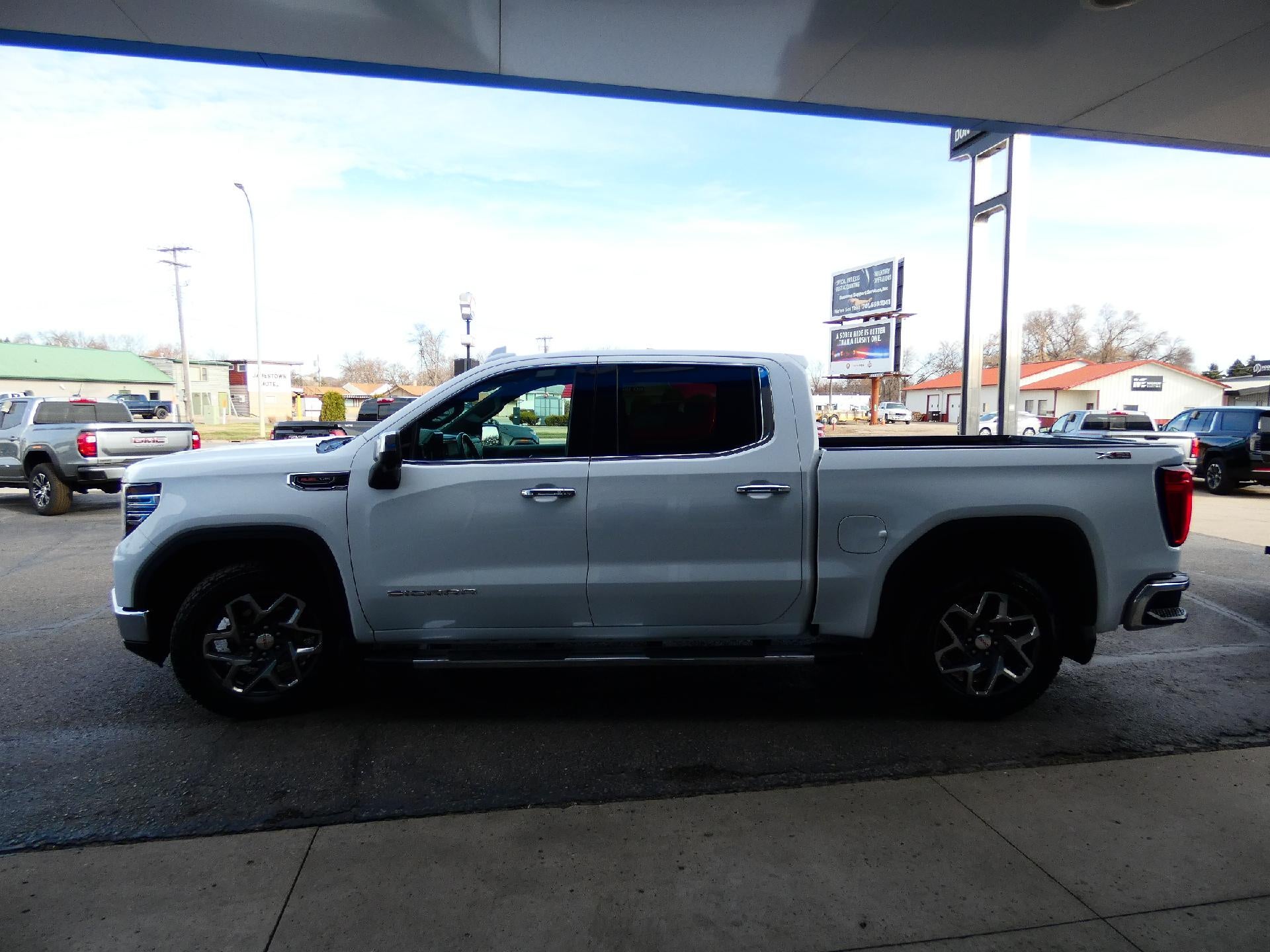 2023 GMC Sierra 1500 SLT