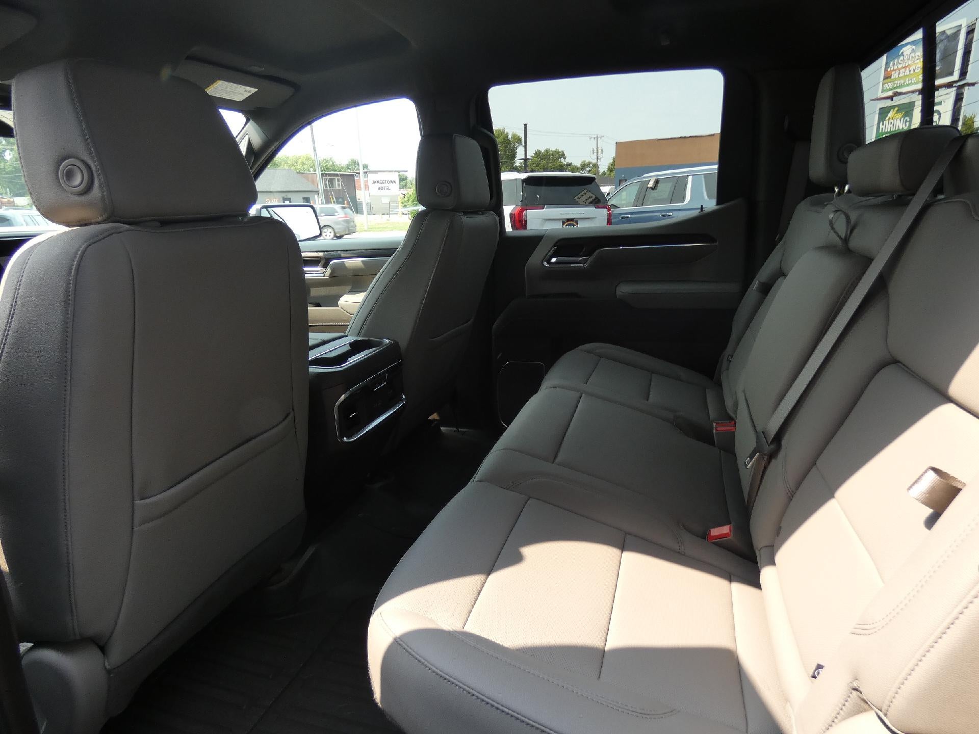 2026 GMC Sierra 1500 SLT - Photo 13