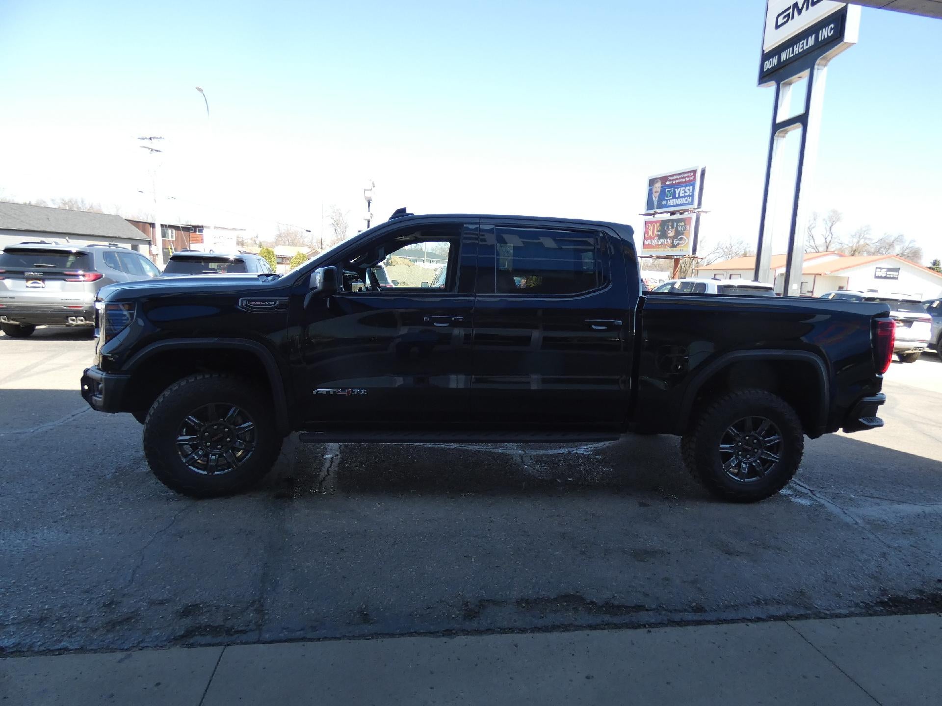 2026 GMC Sierra 1500 AT4X - Photo 10