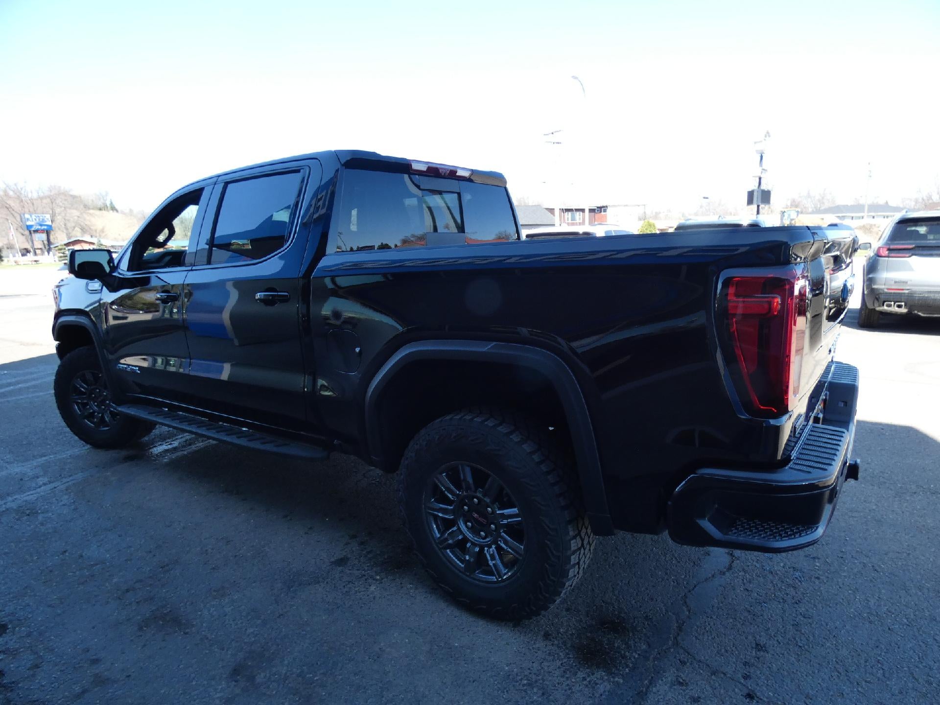 2026 GMC Sierra 1500 AT4X - Photo 11