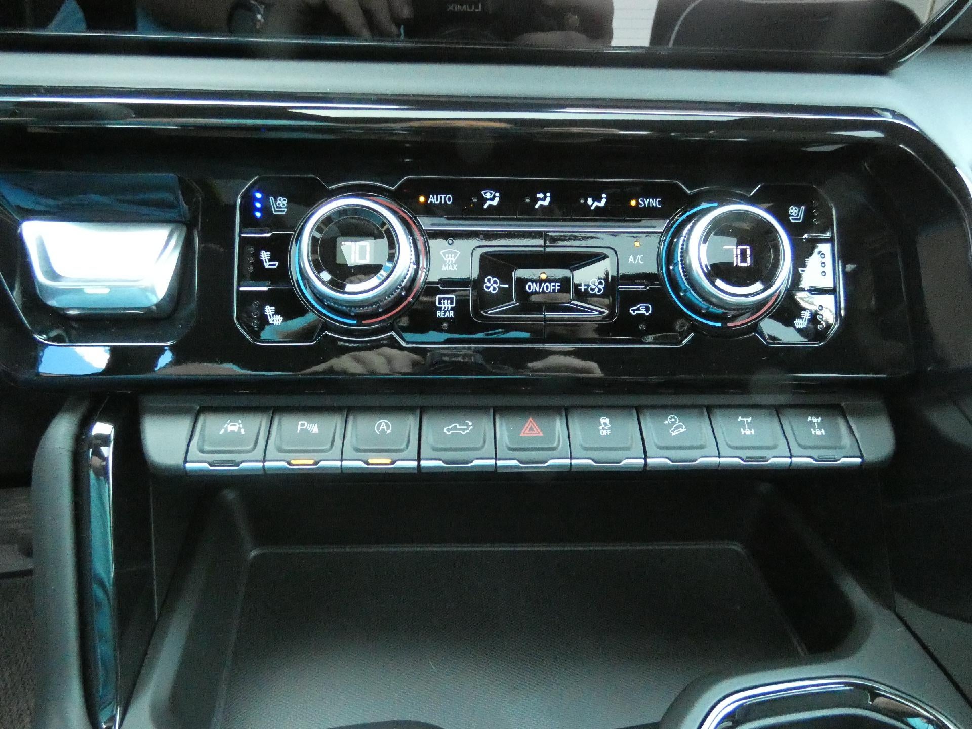 2026 GMC Sierra 1500 AT4X - Photo 24