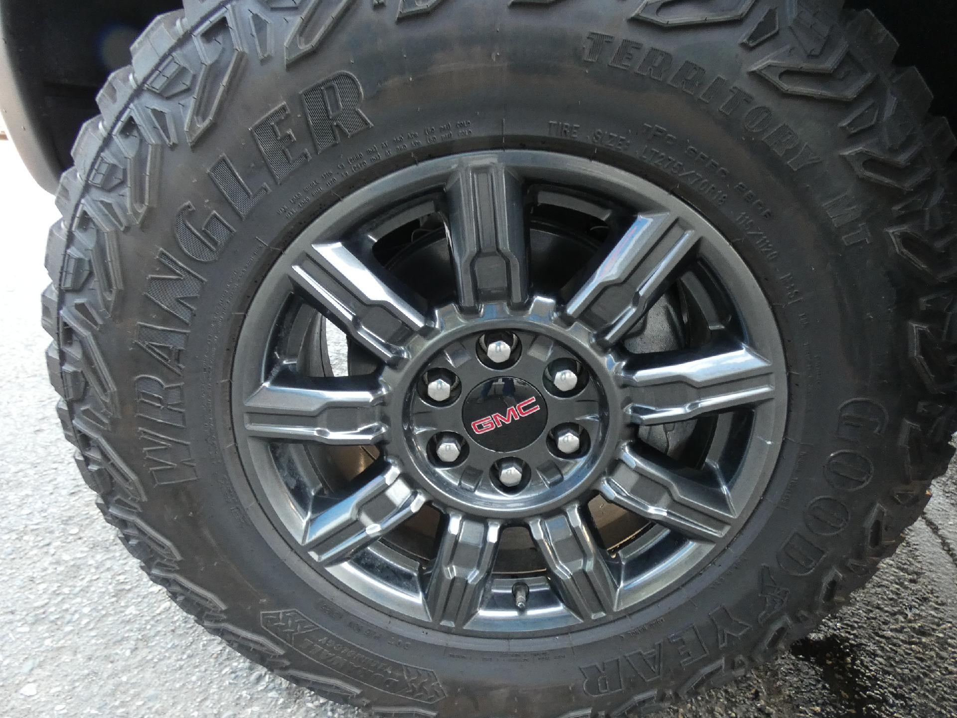 2026 GMC Sierra 1500 AT4X - Photo 8
