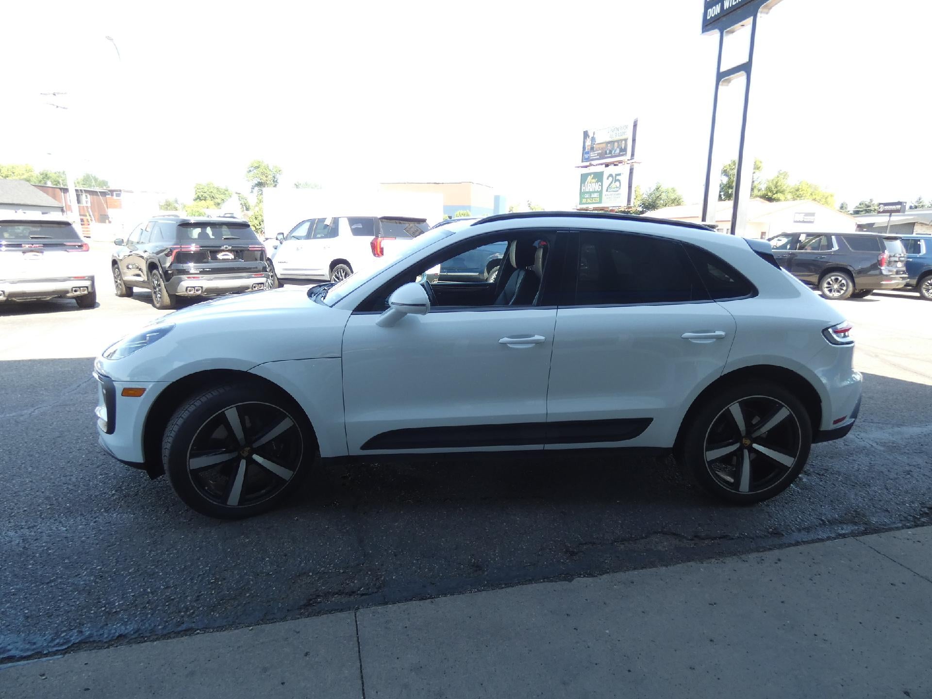 2023 Porsche Macan T