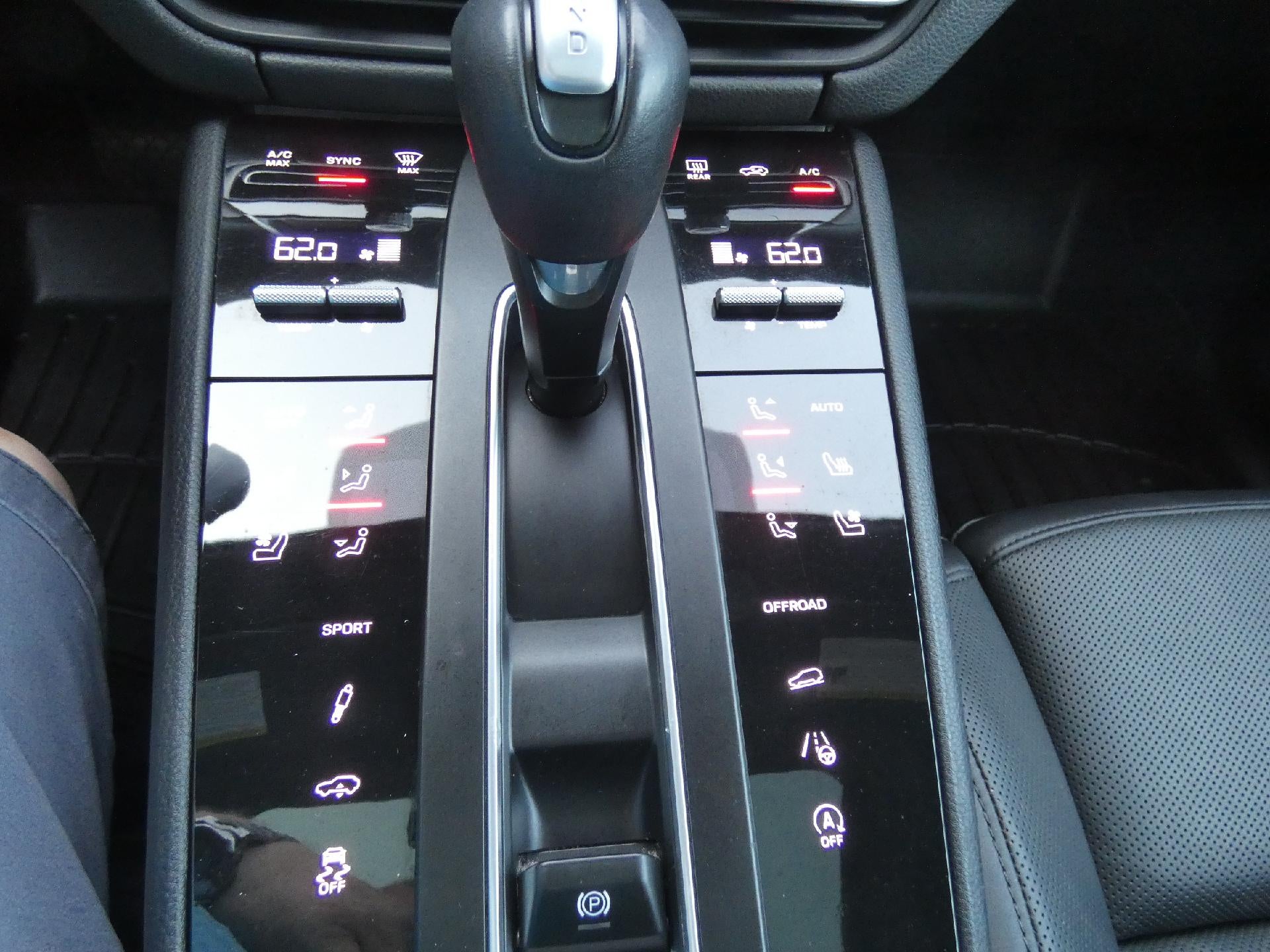 2023 Porsche Macan T