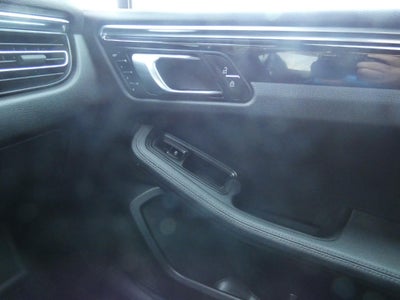 2023 Porsche Macan T